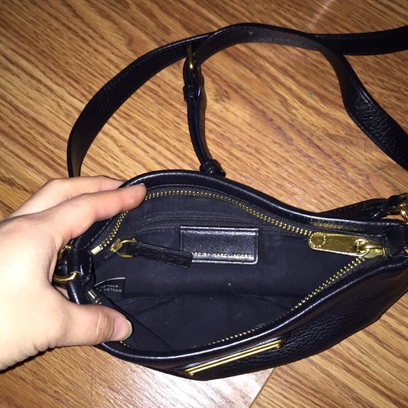 Marc by Marc Jacobs black crossbody bag - Picture 3 of 3